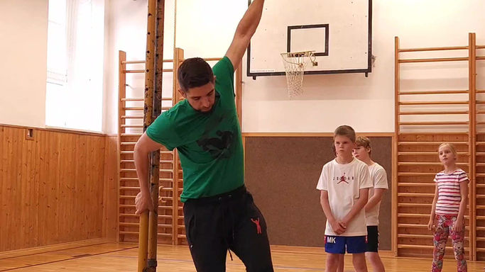 Rychlokurz: Corner under front flip